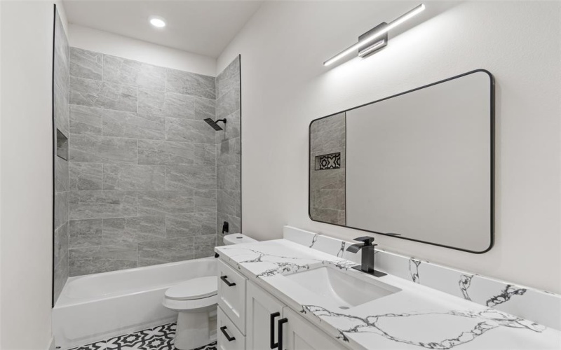 5845 Black Pine Circle, Granbury, TX 76048, 3 Bedrooms Bedrooms, ,2 BathroomsBathrooms,Residential,For Sale,5845 Black Pine Circle,0,21079900