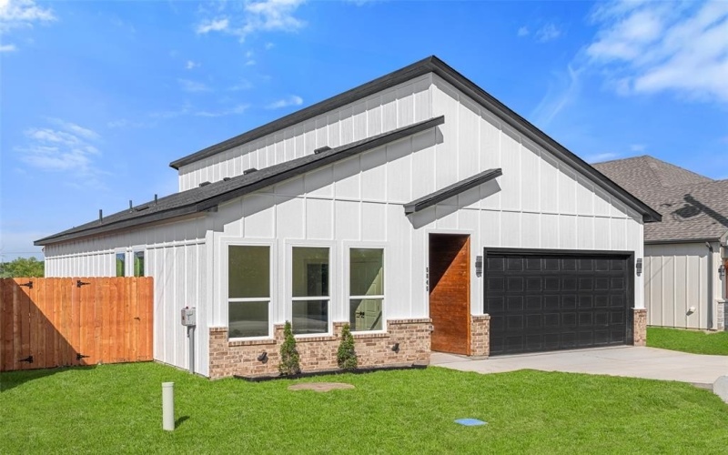 5845 Black Pine Circle, Granbury, TX 76048, 3 Bedrooms Bedrooms, ,2 BathroomsBathrooms,Residential,For Sale,5845 Black Pine Circle,0,21079900