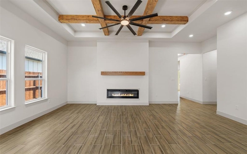 5845 Black Pine Circle, Granbury, TX 76048, 3 Bedrooms Bedrooms, ,2 BathroomsBathrooms,Residential,For Sale,5845 Black Pine Circle,0,21079900