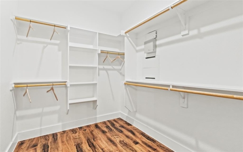 4550 Luzon Street, Dallas, TX 75216, 4 Bedrooms Bedrooms, ,2 BathroomsBathrooms,Residential,For Sale,4550 Luzon Street,0,21078359