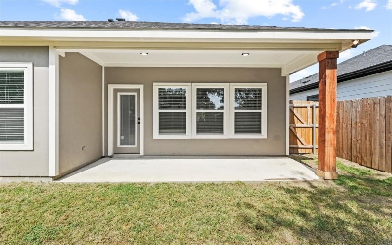 4550 Luzon Street, Dallas, TX 75216, 4 Bedrooms Bedrooms, ,2 BathroomsBathrooms,Residential,For Sale,4550 Luzon Street,0,21078359