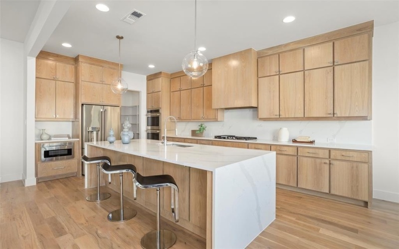 4511 Cowan Avenue, Dallas, TX 75209, 4 Bedrooms Bedrooms, ,5 BathroomsBathrooms,Residential,For Sale,4511 Cowan Avenue,0,21078916