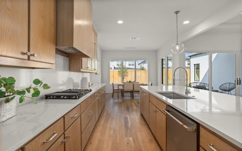 4511 Cowan Avenue, Dallas, TX 75209, 4 Bedrooms Bedrooms, ,5 BathroomsBathrooms,Residential,For Sale,4511 Cowan Avenue,0,21078916