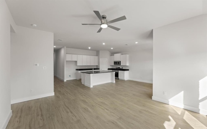 228 Tradd Street, Glenn Heights, TX 75154, 4 Bedrooms Bedrooms, ,2 BathroomsBathrooms,Residential,For Sale,228 Tradd Street,0,21079079