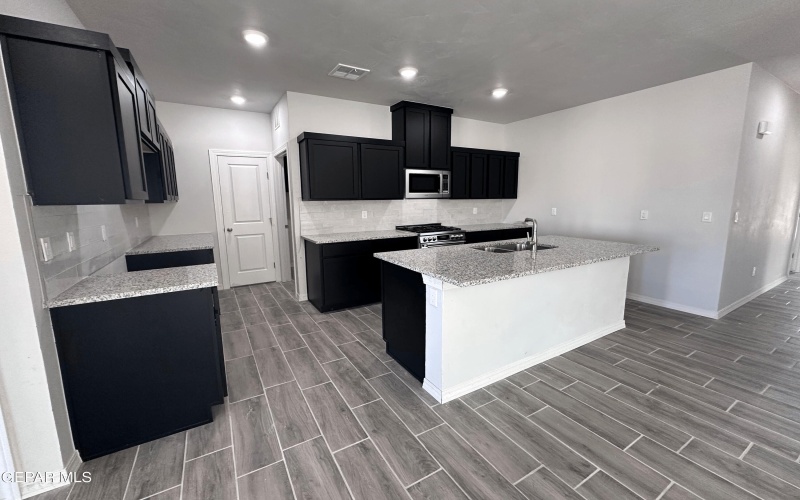 14532 Johnny Mata Drive, El Paso, TX 79938, 4 Habitaciones Habitaciones , ,1 BañoBaños,Residential,En Venta,14532 Johnny Mata Drive,0,931624