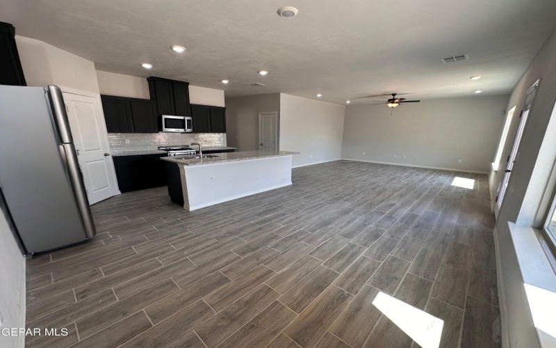5005 ANDREW JOREL Drive, El Paso, TX 79938, 3 Habitaciones Habitaciones , ,Residential,En Venta,5005 ANDREW JOREL Drive,0,931633