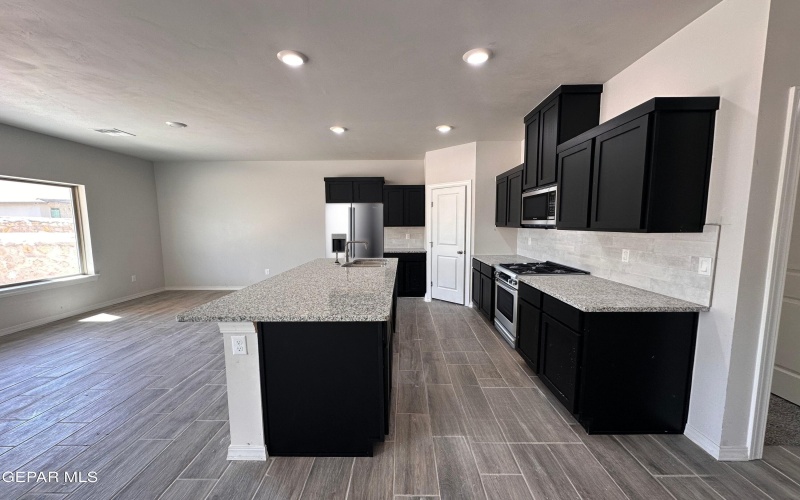 5005 ANDREW JOREL Drive, El Paso, TX 79938, 3 Habitaciones Habitaciones , ,Residential,En Venta,5005 ANDREW JOREL Drive,0,931633
