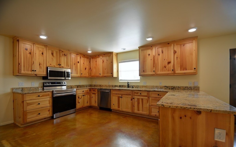 1846 White Tail Ln, Bandera, TX 78003, 5 Habitaciones Habitaciones , ,2 BañosBaños,Residential,En Venta,1846 White Tail Ln,0,120511