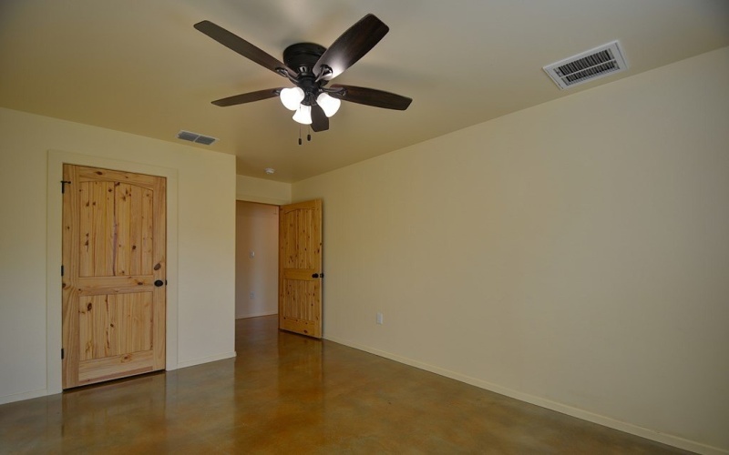 1846 White Tail Ln, Bandera, TX 78003, 5 Habitaciones Habitaciones , ,2 BañosBaños,Residential,En Venta,1846 White Tail Ln,0,120511