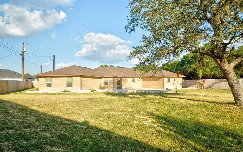1846 White Tail Ln, Bandera, TX 78003, 5 Habitaciones Habitaciones , ,2 BañosBaños,Residential,En Venta,1846 White Tail Ln,0,120511