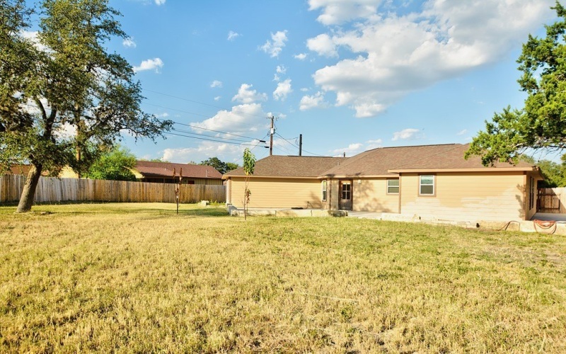 1846 White Tail Ln, Bandera, TX 78003, 5 Habitaciones Habitaciones , ,2 BañosBaños,Residential,En Venta,1846 White Tail Ln,0,120511
