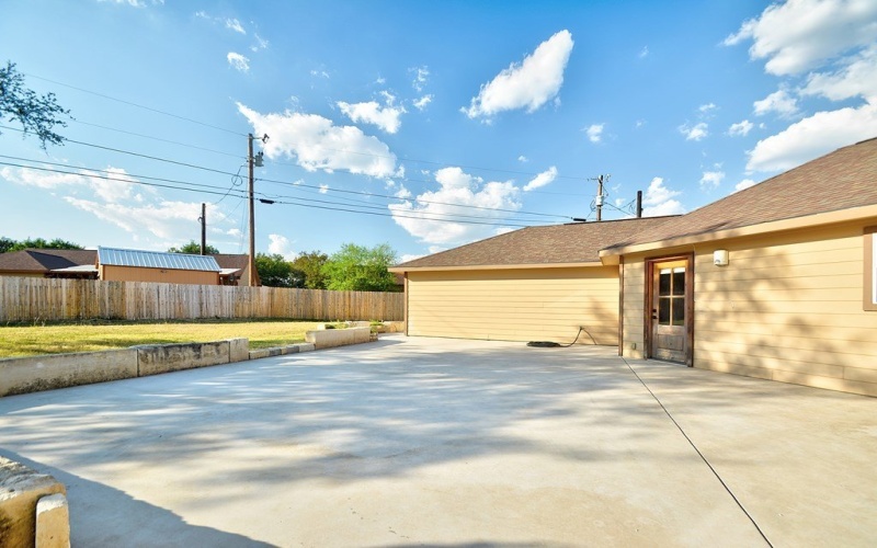 1846 White Tail Ln, Bandera, TX 78003, 5 Habitaciones Habitaciones , ,2 BañosBaños,Residential,En Venta,1846 White Tail Ln,0,120511
