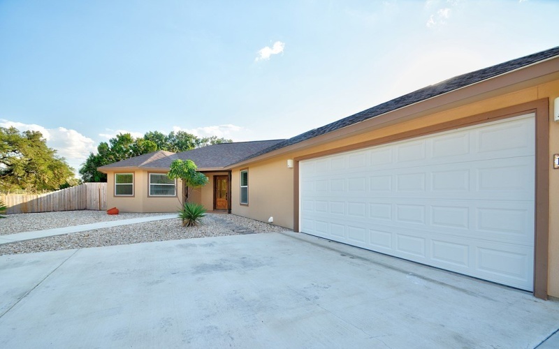 1846 White Tail Ln, Bandera, TX 78003, 5 Habitaciones Habitaciones , ,2 BañosBaños,Residential,En Venta,1846 White Tail Ln,0,120511