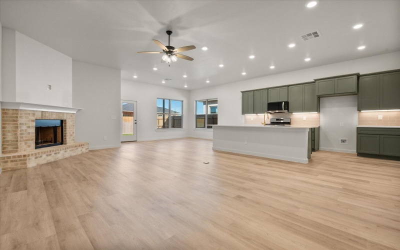 7004 16th Street, Lubbock, TX 79416, 4 Bedrooms Bedrooms, ,2 BathroomsBathrooms,Residential,For Sale,7004 16th Street,0,202561468