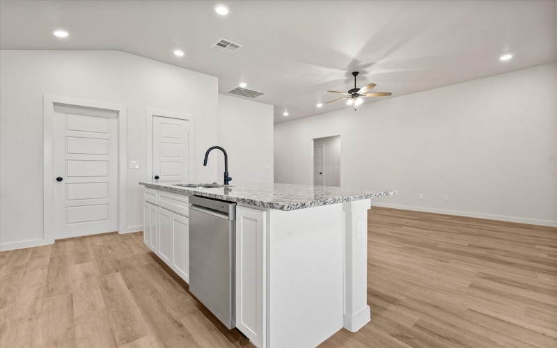 7218 8th Street, Lubbock, TX 79416, 3 Habitaciones Habitaciones , ,2 BañosBaños,Residential,En Venta,7218 8th Street,0,202561473