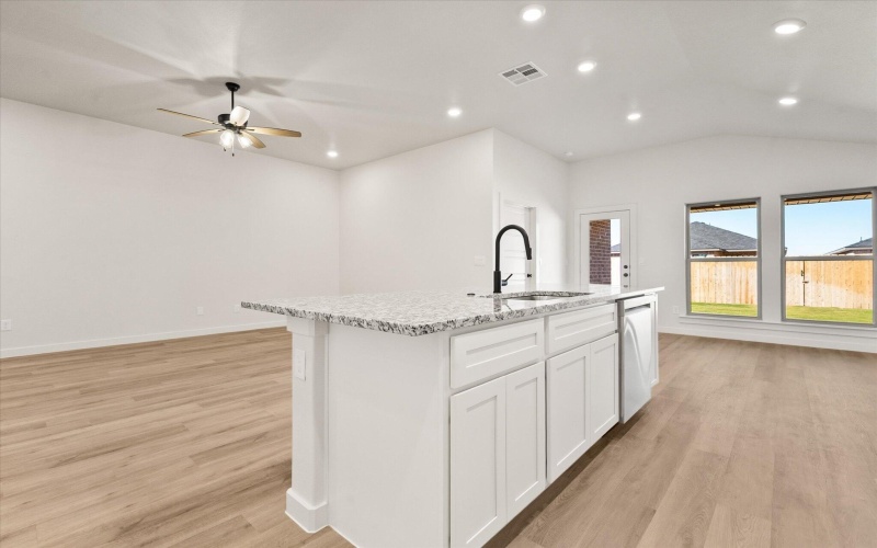 7218 8th Street, Lubbock, TX 79416, 3 Habitaciones Habitaciones , ,2 BañosBaños,Residential,En Venta,7218 8th Street,0,202561473