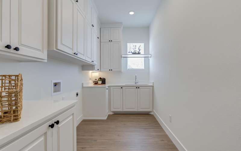 3815 126th Street, Lubbock, TX 79423, 4 Bedrooms Bedrooms, ,5 BathroomsBathrooms,Residential,For Sale,3815 126th Street,0,202561483