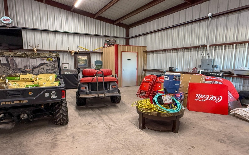 5812 E County Rd 6400, Lubbock, TX 79403, 4 Bedrooms Bedrooms, ,5 BathroomsBathrooms,Residential,For Sale,5812 E County Rd 6400,0,202561493