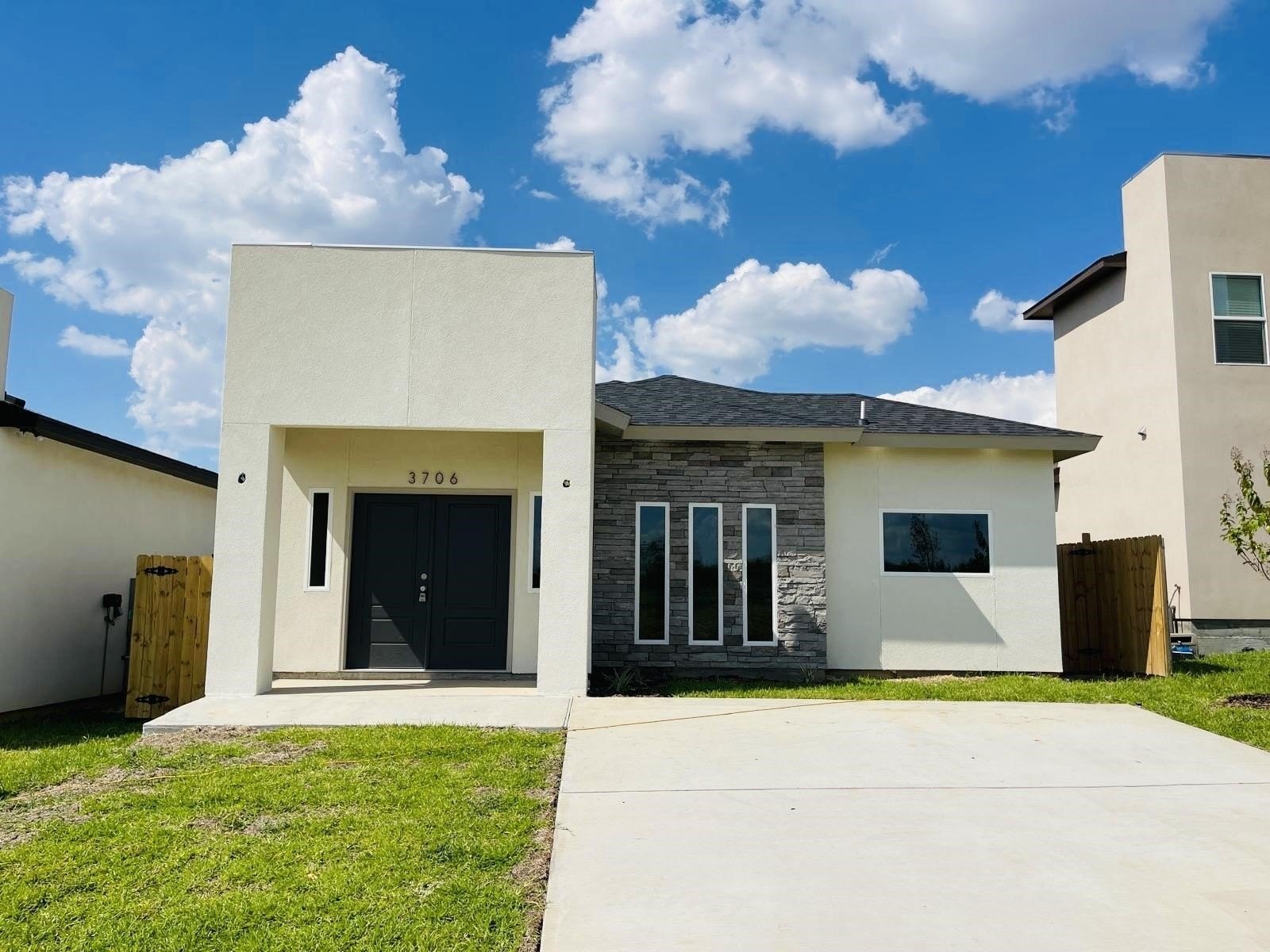 3706 Yoyis St., LAREDO, TX 78046, 3 Bedrooms Bedrooms, ,2 BathroomsBathrooms,Residential,For Sale,3706 Yoyis St.,0,20254411