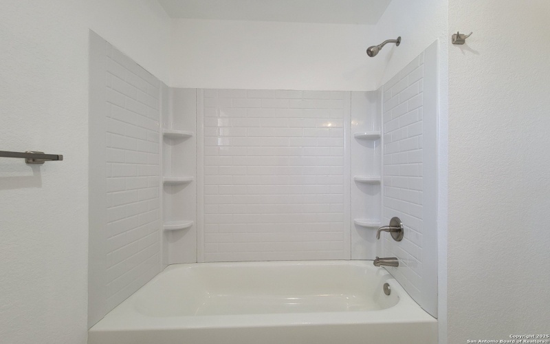 120 Henry St, San Antonio, TX 78207, 2 Habitaciones Habitaciones , ,1 BañoBaños,Residential,En Venta,120 Henry St,0,1856937