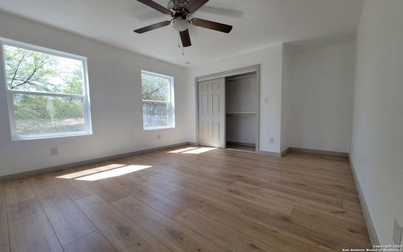 120 Henry St, San Antonio, TX 78207, 2 Habitaciones Habitaciones , ,1 BañoBaños,Residential,En Venta,120 Henry St,0,1856937