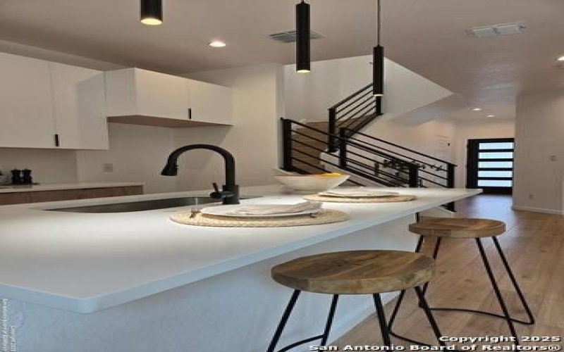 1834 Montana #201, San Antonio, TX 78203, 3 Bedrooms Bedrooms, ,2 BathroomsBathrooms,Residential,For Sale,1834 Montana,0,1873763