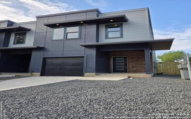 1834 Montana #201, San Antonio, TX 78203, 3 Bedrooms Bedrooms, ,2 BathroomsBathrooms,Residential,For Sale,1834 Montana,0,1873763