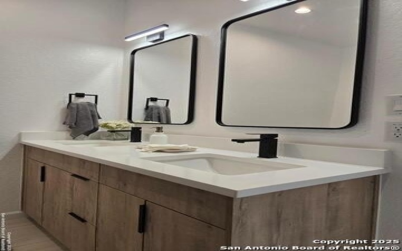 1834 Montana #201, San Antonio, TX 78203, 3 Bedrooms Bedrooms, ,2 BathroomsBathrooms,Residential,For Sale,1834 Montana,0,1873763