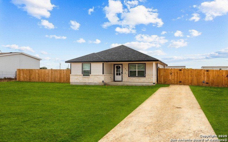 146 Granjeno, Pleasanton, TX 78064, 3 Bedrooms Bedrooms, ,2 BathroomsBathrooms,Residential,For Sale,146 Granjeno,0,1913286