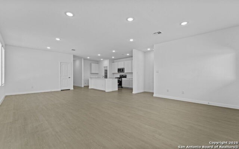 732 Horsetail Ln, New Braunfels, TX 78130, 4 Habitaciones Habitaciones , ,2 BañosBaños,Residential,En Venta,732 Horsetail Ln,0,1913341