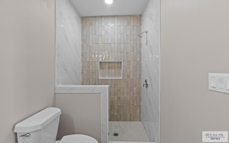 2456 CALLE MORENO, BROWNSVILLE, TX 78521, 3 Habitaciones Habitaciones , ,2 BañosBaños,Residential,En Venta,2456 CALLE MORENO,0,29769112