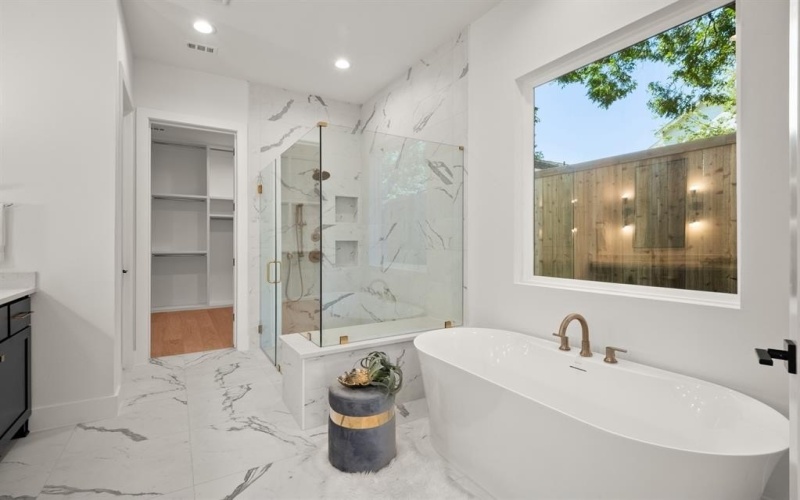 10321 Lanshire Drive, Dallas, TX 75238, 5 Bedrooms Bedrooms, ,5 BathroomsBathrooms,Residential,For Sale,10321 Lanshire Drive,0,21066827