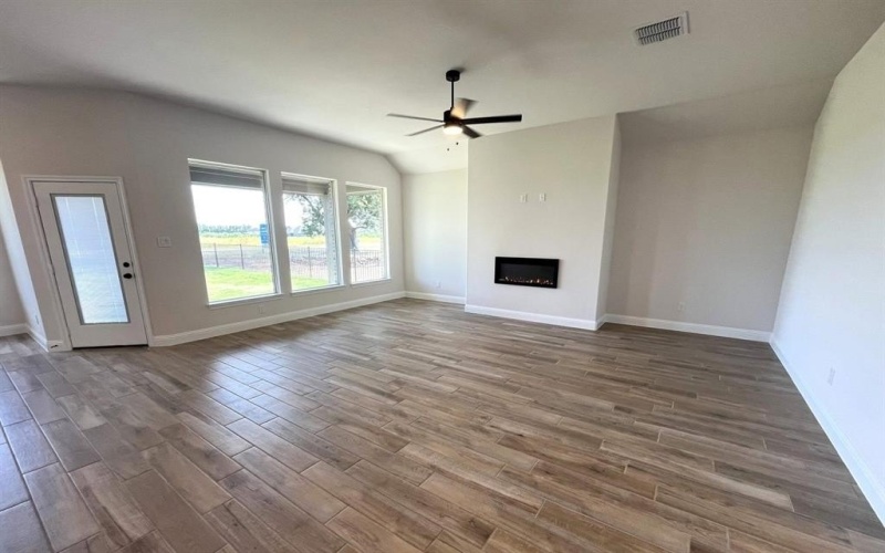 387 Paddle Boat Drive, Granbury, TX 76049, 4 Bedrooms Bedrooms, ,3 BathroomsBathrooms,Residential,For Sale,387 Paddle Boat Drive,0,21080585