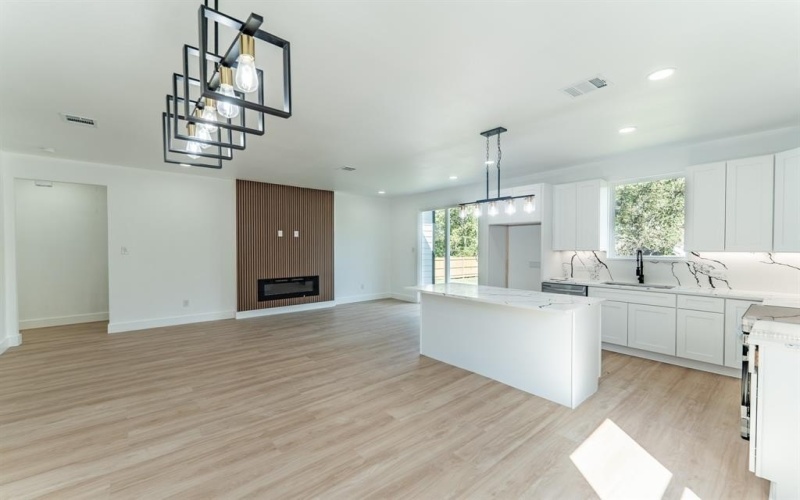 124 Goodman Street, Sulphur Springs, TX 75482, 3 Bedrooms Bedrooms, ,2 BathroomsBathrooms,Residential,For Sale,124 Goodman Street,0,21080647