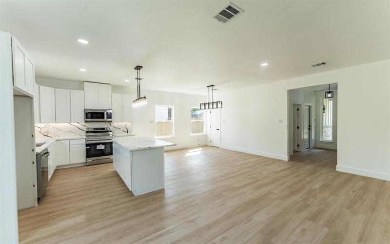 124 Goodman Street, Sulphur Springs, TX 75482, 3 Bedrooms Bedrooms, ,2 BathroomsBathrooms,Residential,For Sale,124 Goodman Street,0,21080647