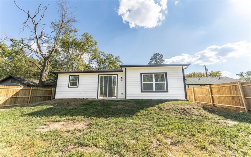 316 Beckham Street W, Sulphur Springs, TX 75482, 3 Bedrooms Bedrooms, ,2 BathroomsBathrooms,Residential,For Sale,316 Beckham Street W,0,21080719