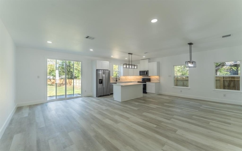 316 Beckham Street W, Sulphur Springs, TX 75482, 3 Bedrooms Bedrooms, ,2 BathroomsBathrooms,Residential,For Sale,316 Beckham Street W,0,21080719