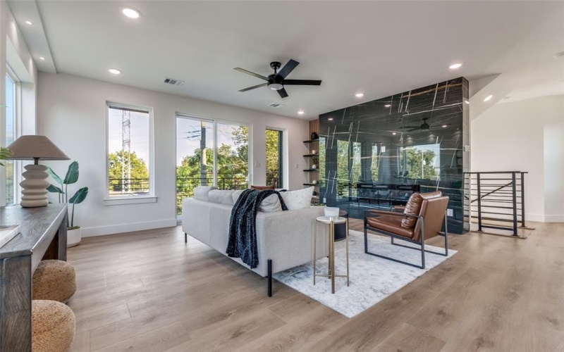 325 N Moore, Dallas, TX 75203, 4 Bedrooms Bedrooms, ,5 BathroomsBathrooms,Residential,For Sale,325 N Moore,0,21080905