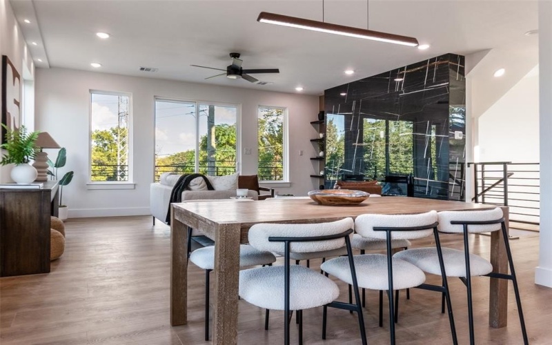 325 N Moore, Dallas, TX 75203, 4 Bedrooms Bedrooms, ,5 BathroomsBathrooms,Residential,For Sale,325 N Moore,0,21080905