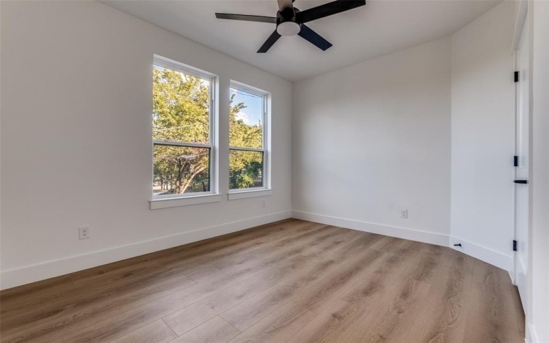 325 N Moore, Dallas, TX 75203, 4 Bedrooms Bedrooms, ,5 BathroomsBathrooms,Residential,For Sale,325 N Moore,0,21080905