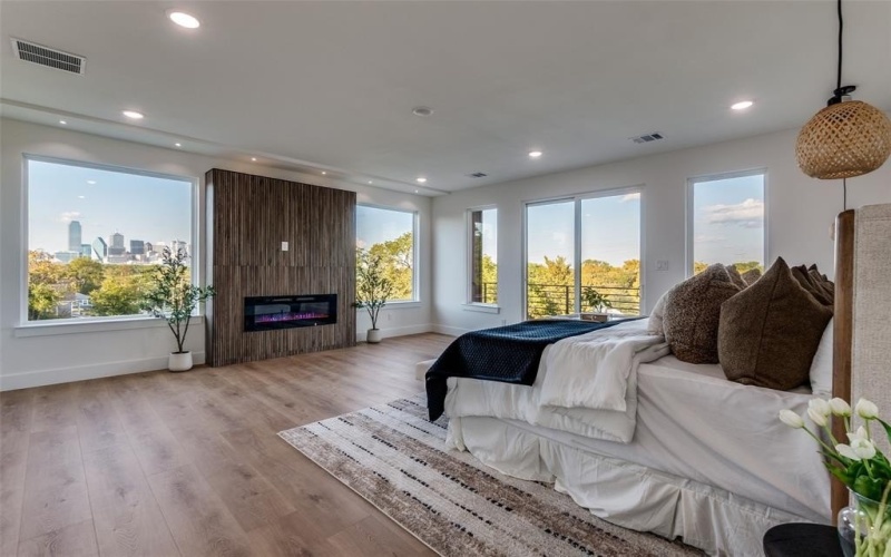 325 N Moore, Dallas, TX 75203, 4 Bedrooms Bedrooms, ,5 BathroomsBathrooms,Residential,For Sale,325 N Moore,0,21080905