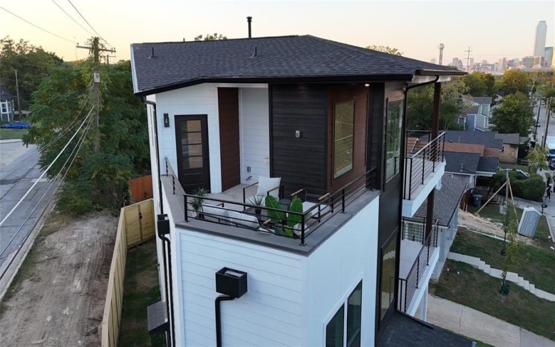 325 N Moore, Dallas, TX 75203, 4 Bedrooms Bedrooms, ,5 BathroomsBathrooms,Residential,For Sale,325 N Moore,0,21080905