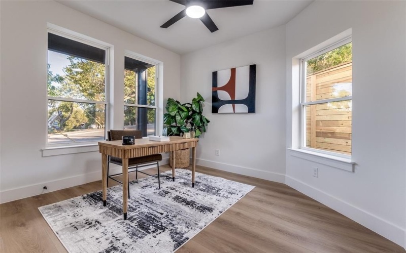 325 N Moore, Dallas, TX 75203, 4 Bedrooms Bedrooms, ,5 BathroomsBathrooms,Residential,For Sale,325 N Moore,0,21080905