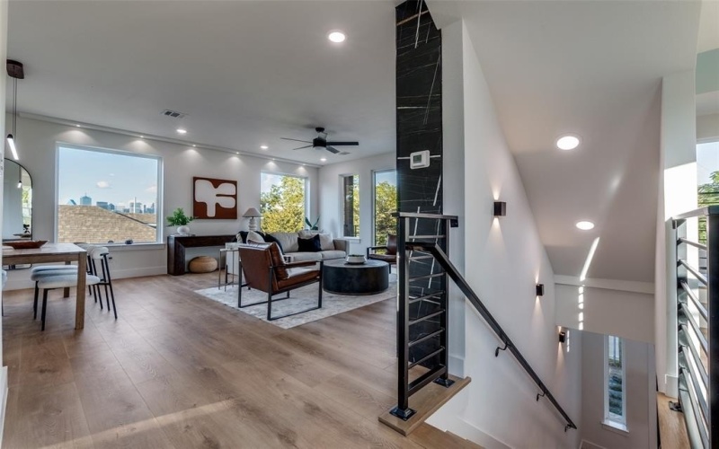 325 N Moore, Dallas, TX 75203, 4 Bedrooms Bedrooms, ,5 BathroomsBathrooms,Residential,For Sale,325 N Moore,0,21080905