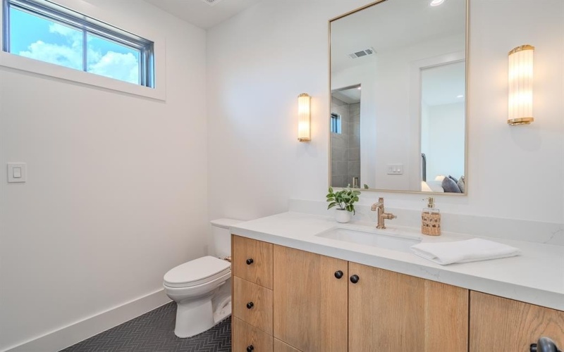 4128 University Boulevard #4, University Park, TX 75205, 2 Habitaciones Habitaciones , ,2 BañosBaños,Residential,En Venta,4128 University Boulevard,0,21080938