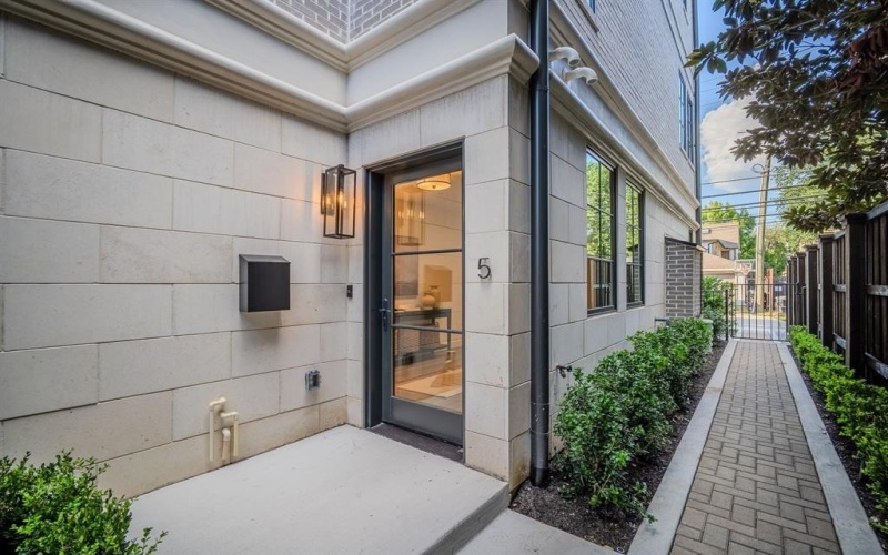 4128 University Boulevard #5, University Park, TX 75205, 3 Bedrooms Bedrooms, ,3 BathroomsBathrooms,Residential,For Sale,4128 University Boulevard,0,21080997