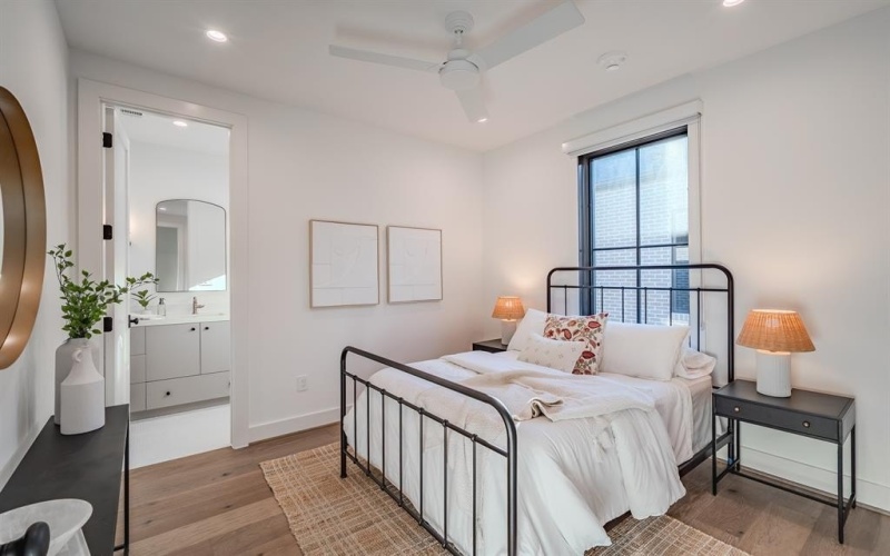 4128 University Boulevard #5, University Park, TX 75205, 3 Bedrooms Bedrooms, ,3 BathroomsBathrooms,Residential,For Sale,4128 University Boulevard,0,21080997