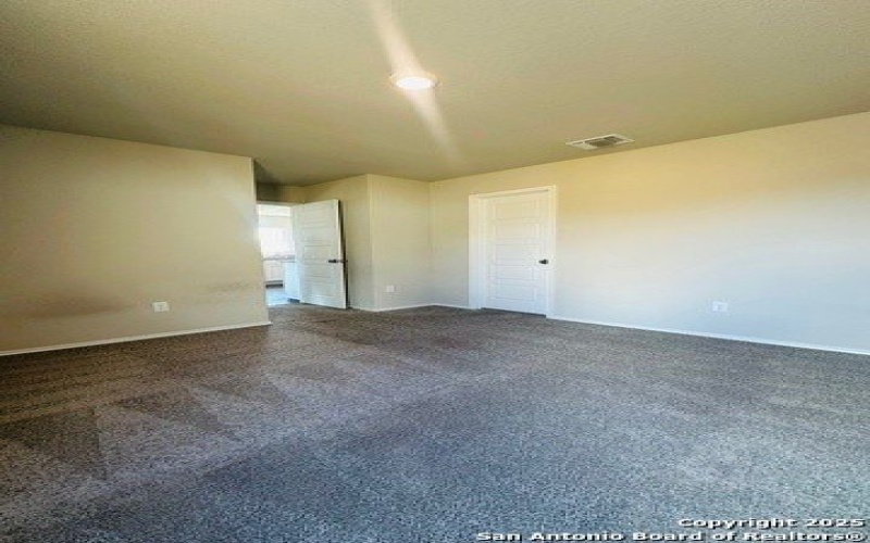 5727 Coopers Xing, San Antonio, TX 78222, 3 Bedrooms Bedrooms, ,2 BathroomsBathrooms,Residential,For Sale,5727 Coopers Xing,0,1913457