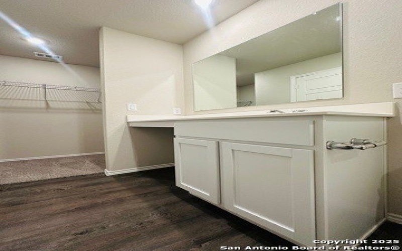 5727 Coopers Xing, San Antonio, TX 78222, 3 Bedrooms Bedrooms, ,2 BathroomsBathrooms,Residential,For Sale,5727 Coopers Xing,0,1913457