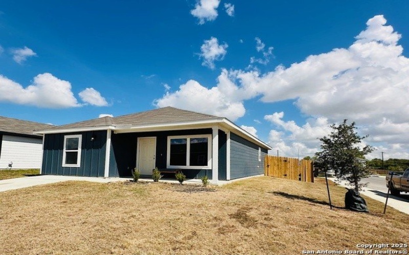 5727 Coopers Xing, San Antonio, TX 78222, 3 Bedrooms Bedrooms, ,2 BathroomsBathrooms,Residential,For Sale,5727 Coopers Xing,0,1913457